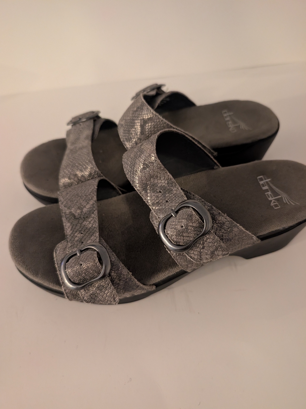 Womens Dansko Gray Snake-Print Buckle Slide Sandals Sz 37 (7)